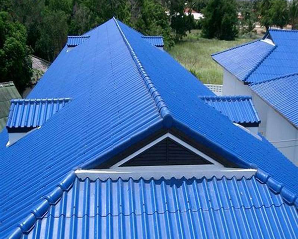 Fulls de cobertes per a decoracions de parets estètiques en edificis industrials i civils